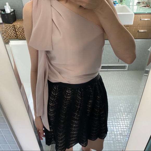 Club Monaco Crochet Scallop Edge Mini Skirt - Picture 4 of 4